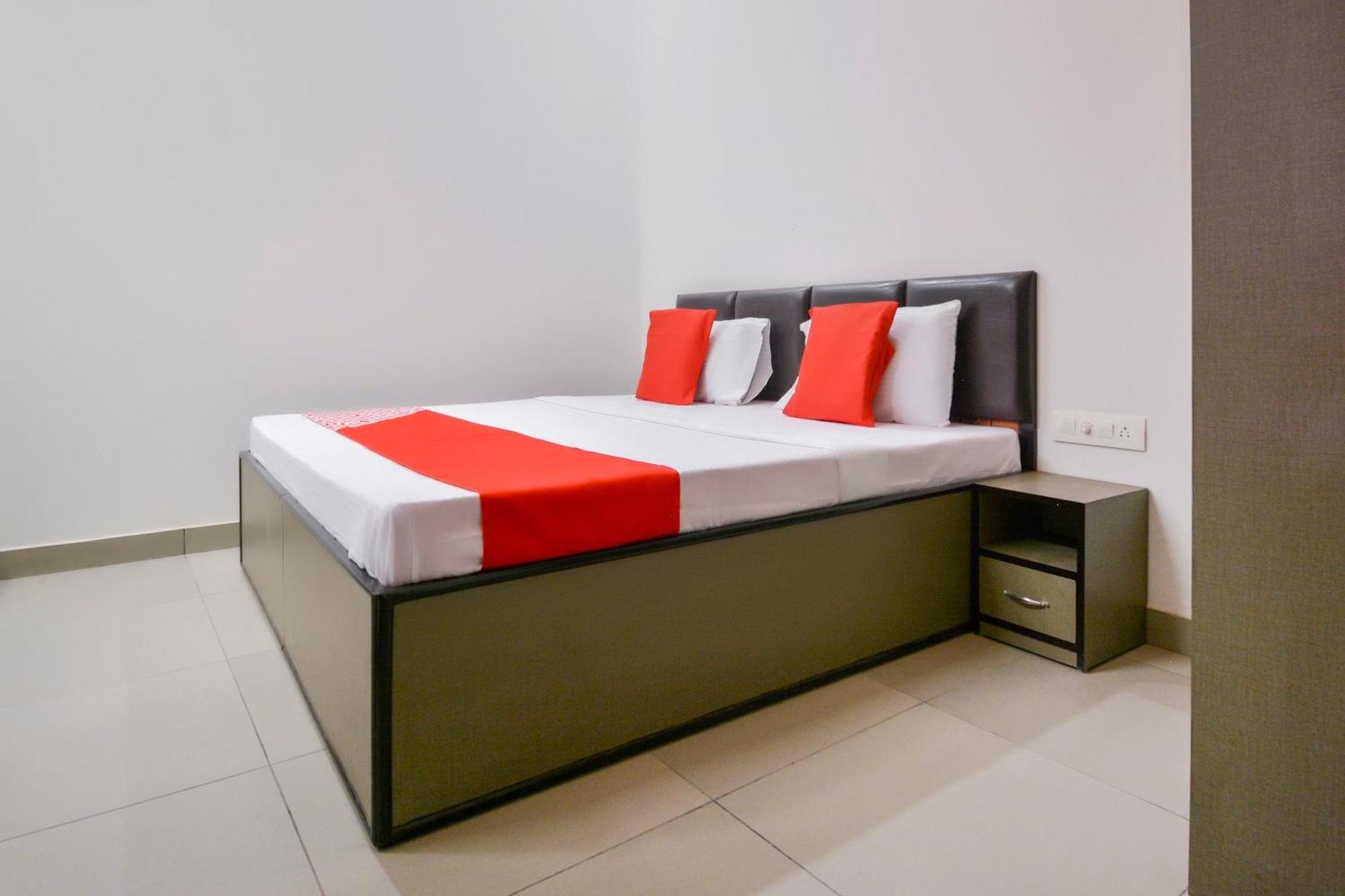Hotel O White Solitaire Лудхіяна Екстер'єр фото
