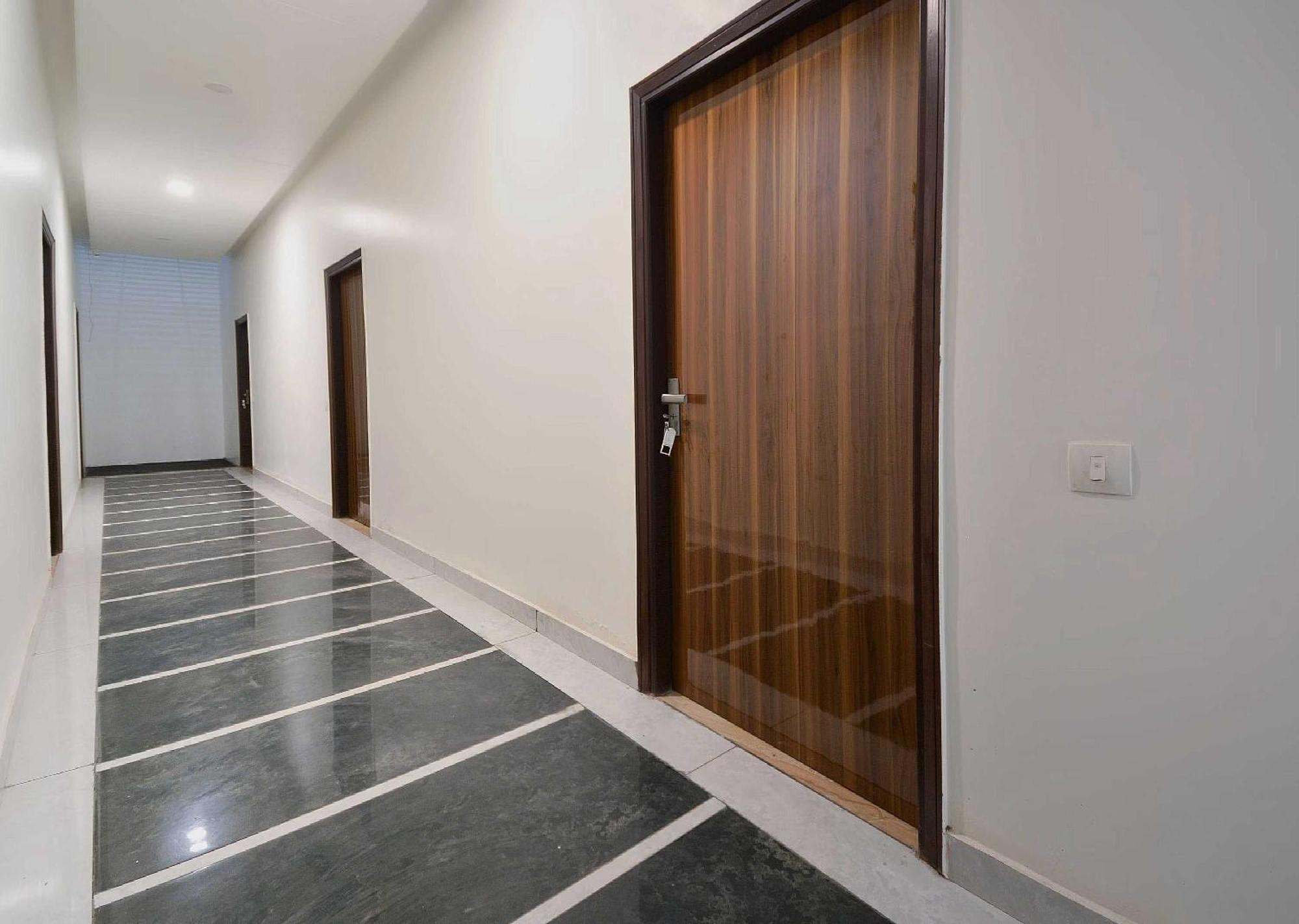 Hotel O White Solitaire Лудхіяна Екстер'єр фото
