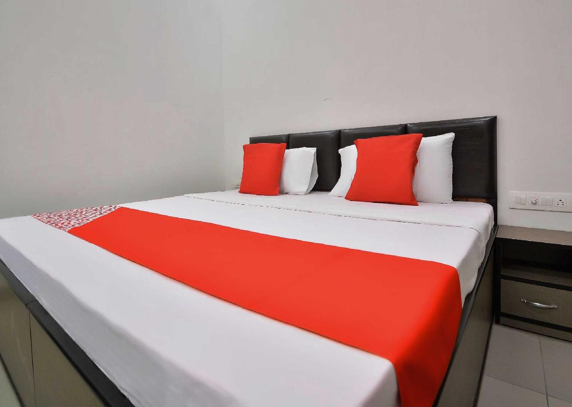 Hotel O White Solitaire Лудхіяна Екстер'єр фото