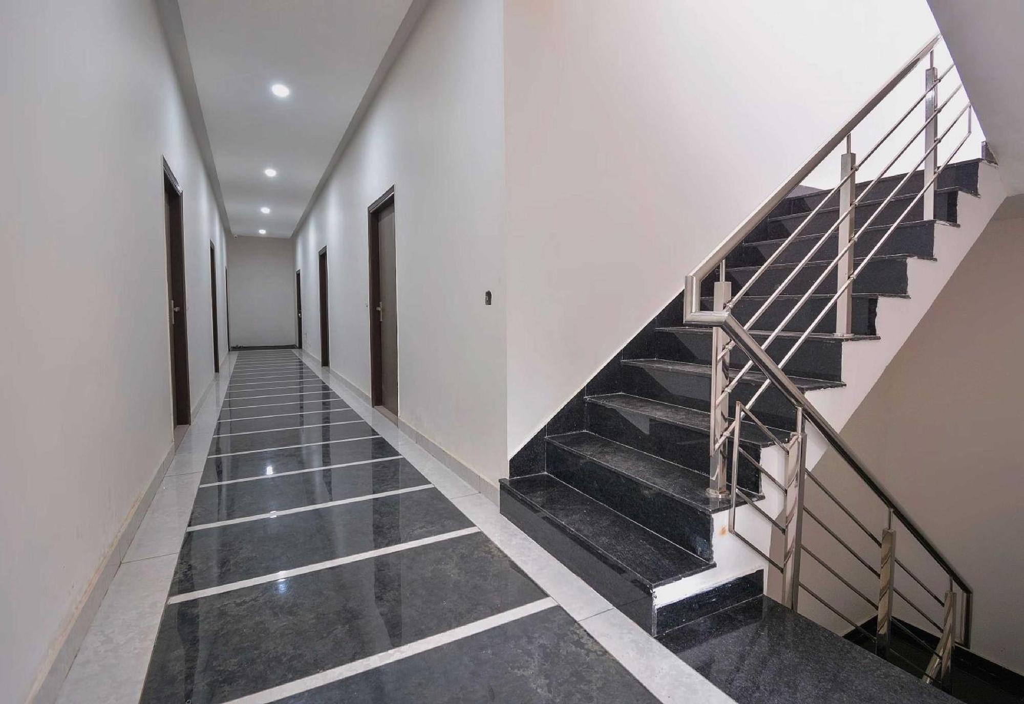 Hotel O White Solitaire Лудхіяна Екстер'єр фото