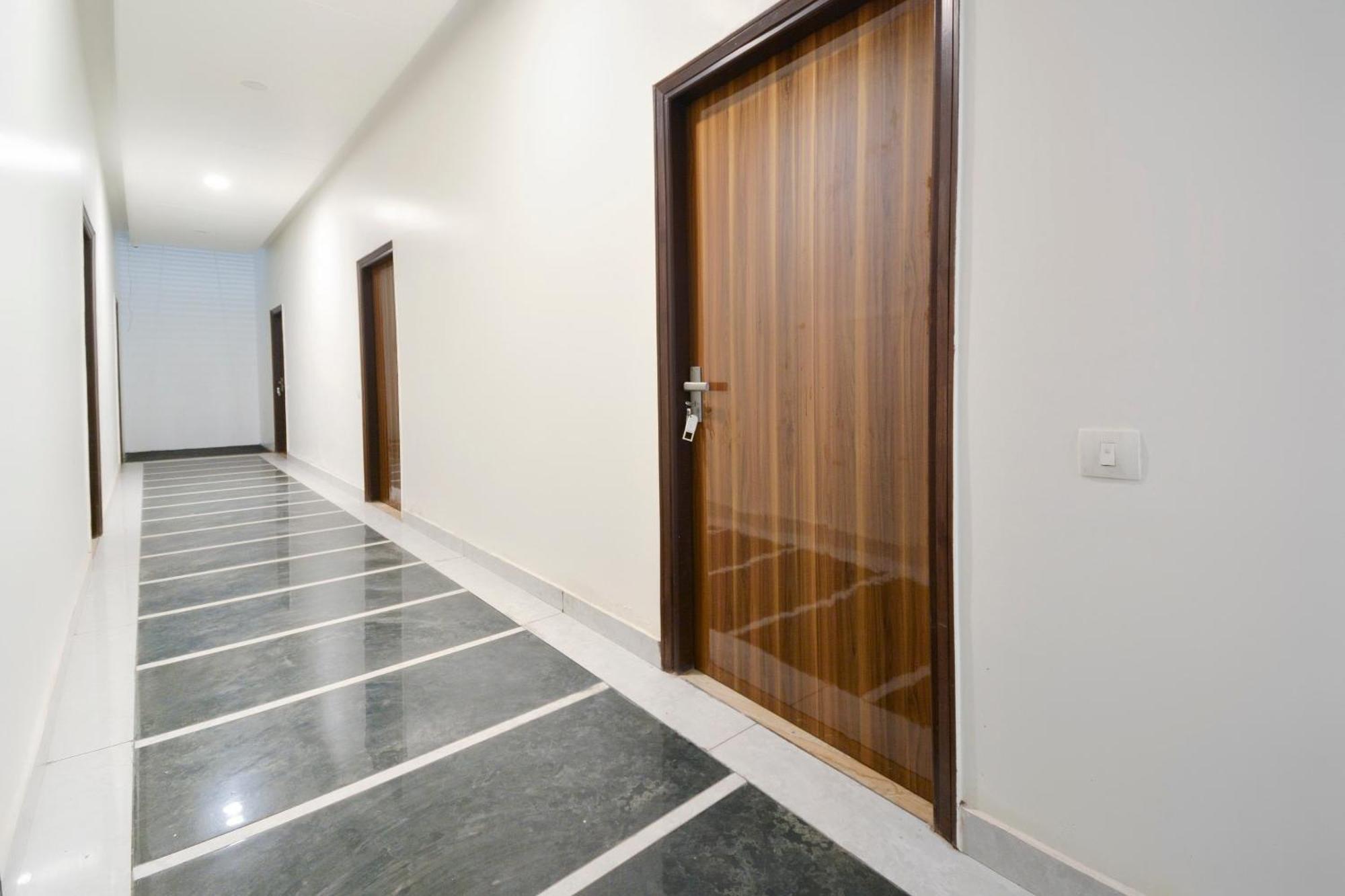 Hotel O White Solitaire Лудхіяна Екстер'єр фото
