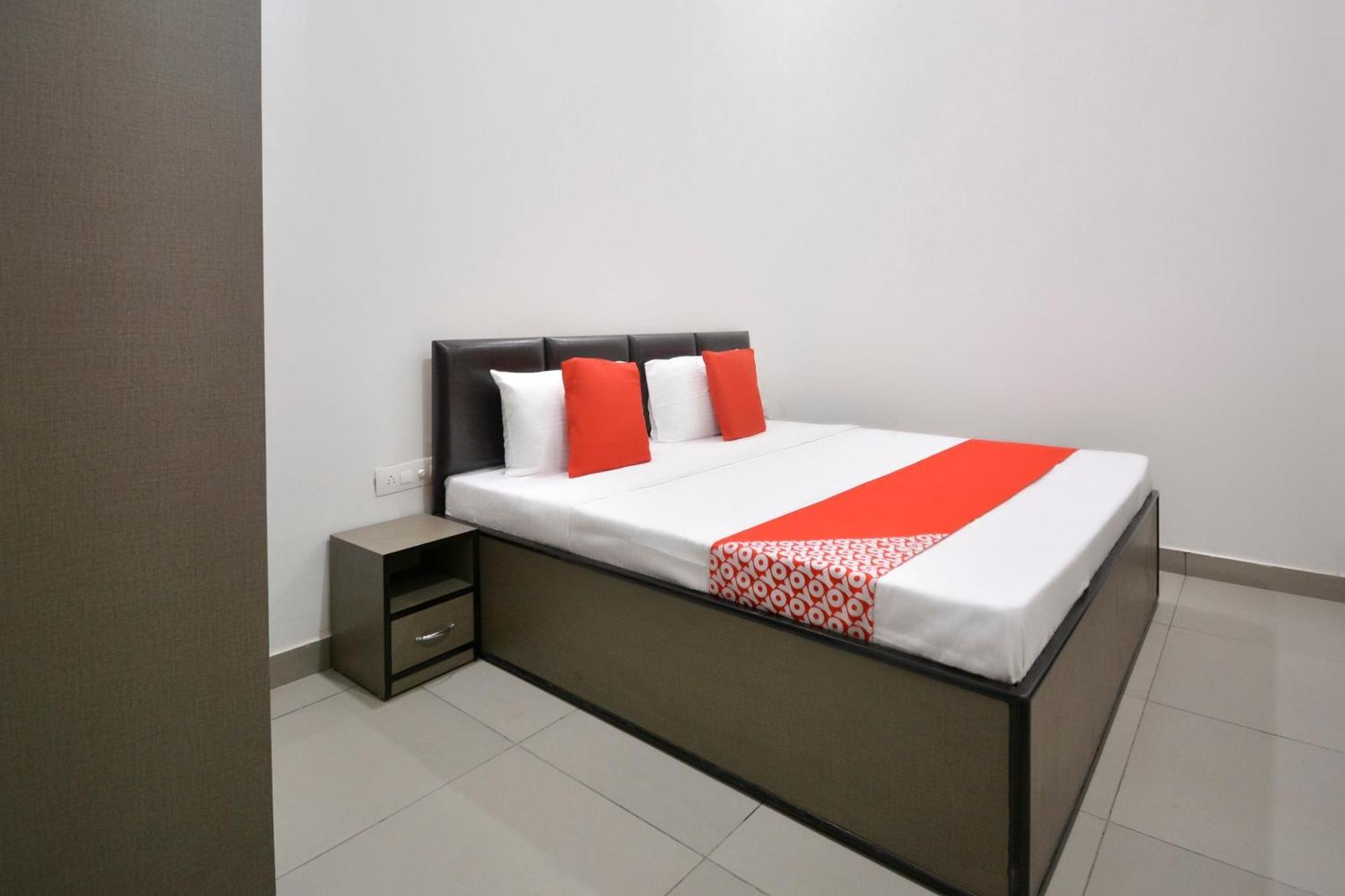 Hotel O White Solitaire Лудхіяна Екстер'єр фото