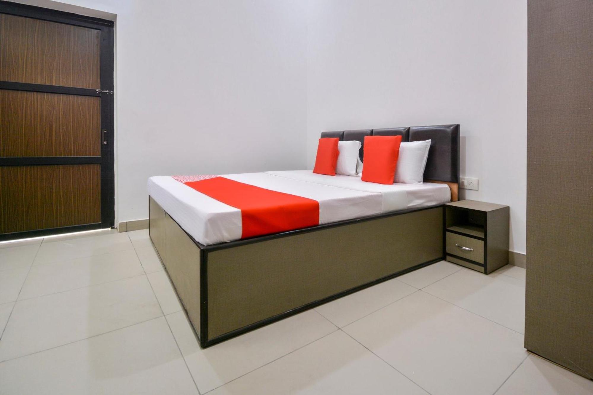 Hotel O White Solitaire Лудхіяна Екстер'єр фото